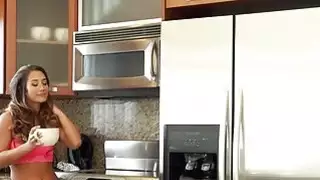 المتأنق تسجيل الجنس مع صديقة الساخنة في غرفة النوم