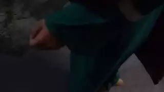 نحيف عربي كتكوت المص كوك إلى بوضعه