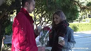 تحصل مارس الجنس في سن المراهقة مفلس في التاريخ الأول