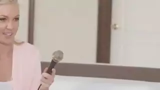 شقراء في سن المراهقة عميق قصفت بهيئة الاذاعة البريطانية
