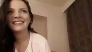 يلعب فتاة كاميرا ويب مع لها ضخمة الثدي