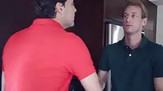 إلسا المص ليزاس الآباء سميكة الخفقان الديك العميق في حلقها