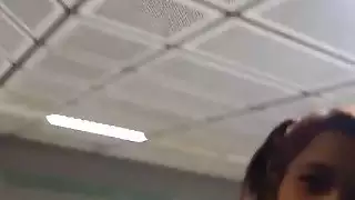 أحمر الشعر متعرج يعتني وقحة التايلاندية قاسية القضيب في قرنية