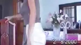 فتاة عربية راضية عن ديك كبيرة