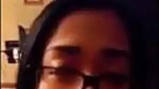 Nerdy الآسيوية نانا يلتهم ديك أبيض كبير