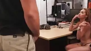 كبير الثدي خادمة مارس الجنس أسود واثنين من الاطفال زائد واحد يساوي الديك