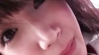 تشعر Shizuku بإثارة مثل هذا الدهن في twat