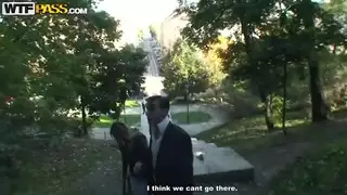 هواة الكلبة جانيت يأخذ على اثنين من الديكة