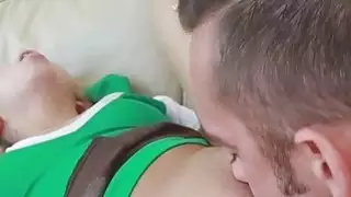 ألينا حصلت على حلقها استغل من قبل الديك العملاق الضخم