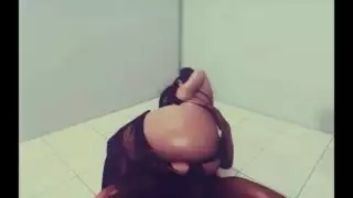 المعلم مفلس ولها طالب الأبنوس