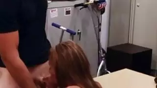 Bigtits الكلبة بيادق بوسها وخبطت