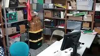 سويت لاتينا بينيلوب ريد سرقت شيئا ، والآن يجب أن تكسب الحرية مع بوسها