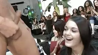 هيونات adroable هي ترص ترصيع بسعادة غامرة