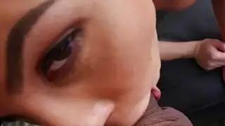 A Nird Nidd Virginal يتحول إلى صديق جنسي