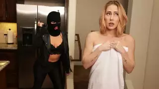 الاستحمام فاتنة كمين من قبل دسار