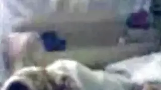صديقته العربية قرنية يحصل على قبلها وتجريدها من صديقها