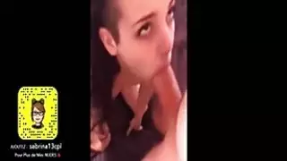 لقد سرقت مقاطع الفيديو هذه على هاتف أختي مع شخص غريب