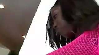 هزلي أسلوب سخيف مع حار كبير titted خشب الأبنوس عاهرة