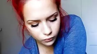 رائع في سن المراهقة مع أحمر الشعر إغاظة في المنزل