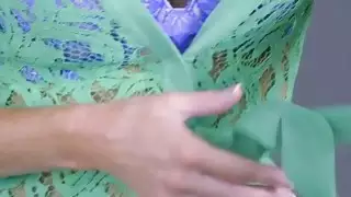 ضخم الثدي أمي squirts في جميع أنحاء شاب guys مسخ كوك