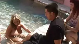 ثلاثة ميلف رائع الصيد القضيب الصغير