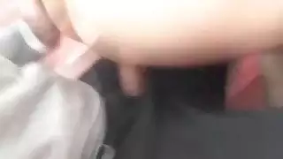 فتاة يابانية مارس الجنس في سيارة كبل
