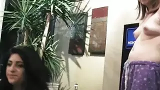 غير قادر على ال قرع كارهاء شعر الصدر انضم إليهم