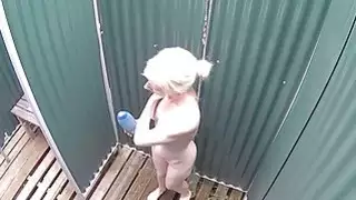 Blonde جبهة تحرير مورو الإسلامية المرأة ليس لديها فكرة عن كاميرا تجسس في