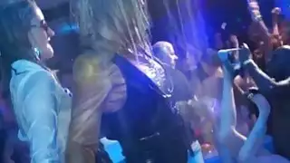 فراخ الساخنة هي ترصيع مع مص shlong shlong