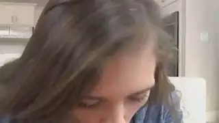قرنية سكاي deepthroat الديك ضخمة بجوع