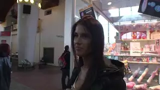 نيسا الشيطان في زوجين ممارسة الجنس في الفيديو الجنس الهواة محلية الصنع