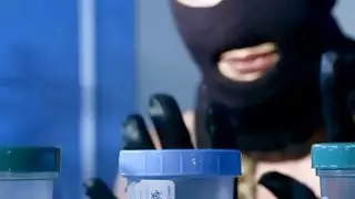 فينيكس ماري اختراق مزدوج داخل بنك الحيوانات المنوية