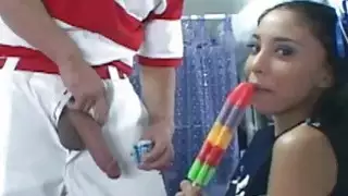 الكسيس الحب يأخذ كل نائب الرئيس على وجهها