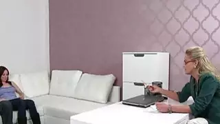 مثليه الإناث وكيل مع الهواة