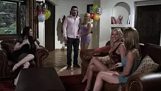 الجلوس ومشاهدة
