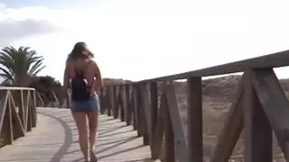 عارية فاتنة الهواة المشي على الشاطئ ثم سخيف