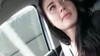 يهرب آنا في سن المراهقة ليمارس الجنس مع شخص غريب