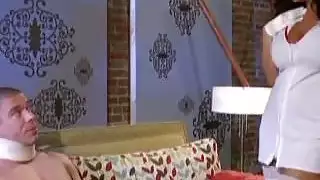 ليزا آن إقتاني دزفيلي