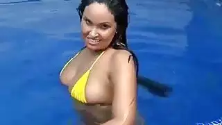 البرازيلية doxy يحب ركوب على schlongs