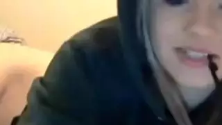 مرنة في سن المراهقة سوبر كتي يظهر مهاراتها على كام