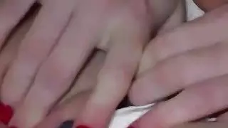 كتي شقراء مجنون يستمني في الحافلة العامة