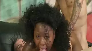 ليلى راي الصدمة والرعب وجه سخيف