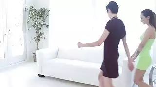 المراهقين حصلت على الهرات يمارس الجنس مع dogdystyst من قبل Daddies