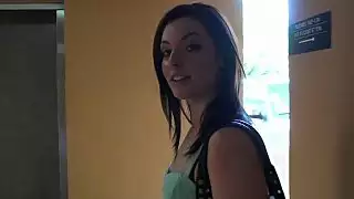 يحصل مارس الجنس سوبر صديقة لطيف على السرير