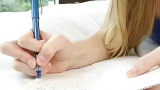 يحصل عوقب في سن المراهقة الشقراء ليلى رايدر من قبل أصدقائهن ديك كبيرة