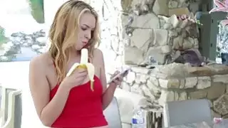 شقراء ساخنة كوزيما دانكن يحب الداعر والحصول على creampie
