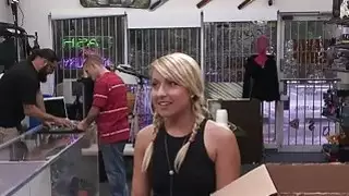 T الجرو فتاة تحصل مارس الجنس