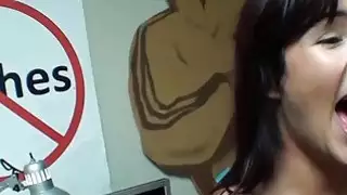 المراهقون كلية تفعل كل أنواع الفم في حفلة غرفة النوم