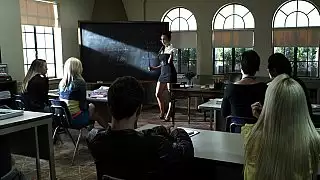 ثلاث طرق في الظلام