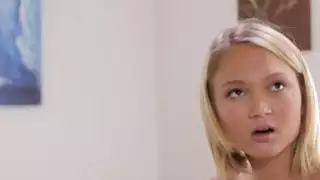 الرجل الشرج الداعر له خطوات داكوتا سكاي